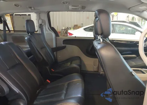 2015 Chrysler Town & Country Touring из США, поврежденный, VIN 2C4RC1BG4FR629564